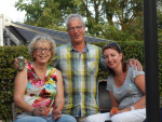 Cees (onze BBQ King) met zijn vriendinnen